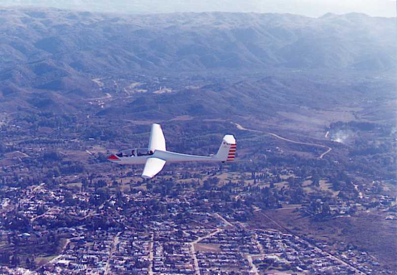 Planeador Grob de la Escuela de Aviación Militar
