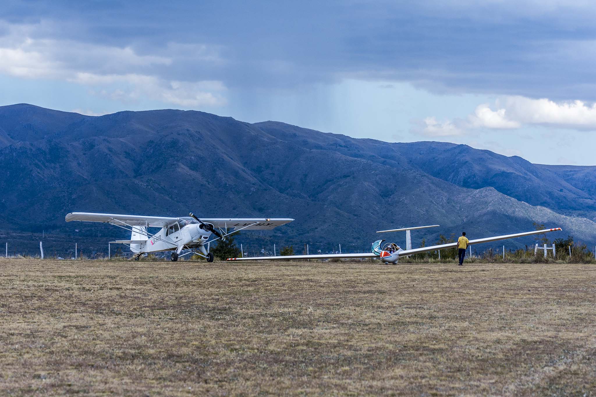 Planeadores en el Aeroclub La Cumbre