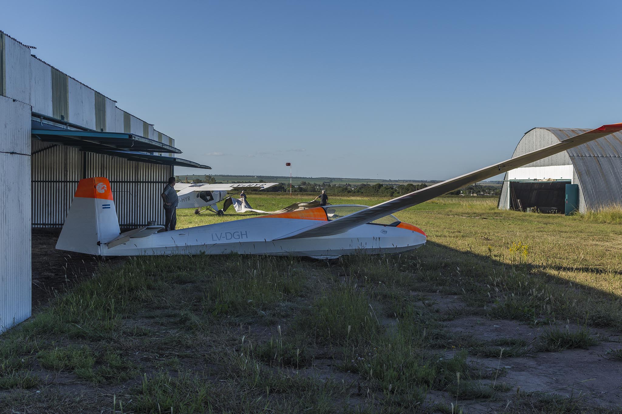 Detalles del hangar terminado en Despeñaderos