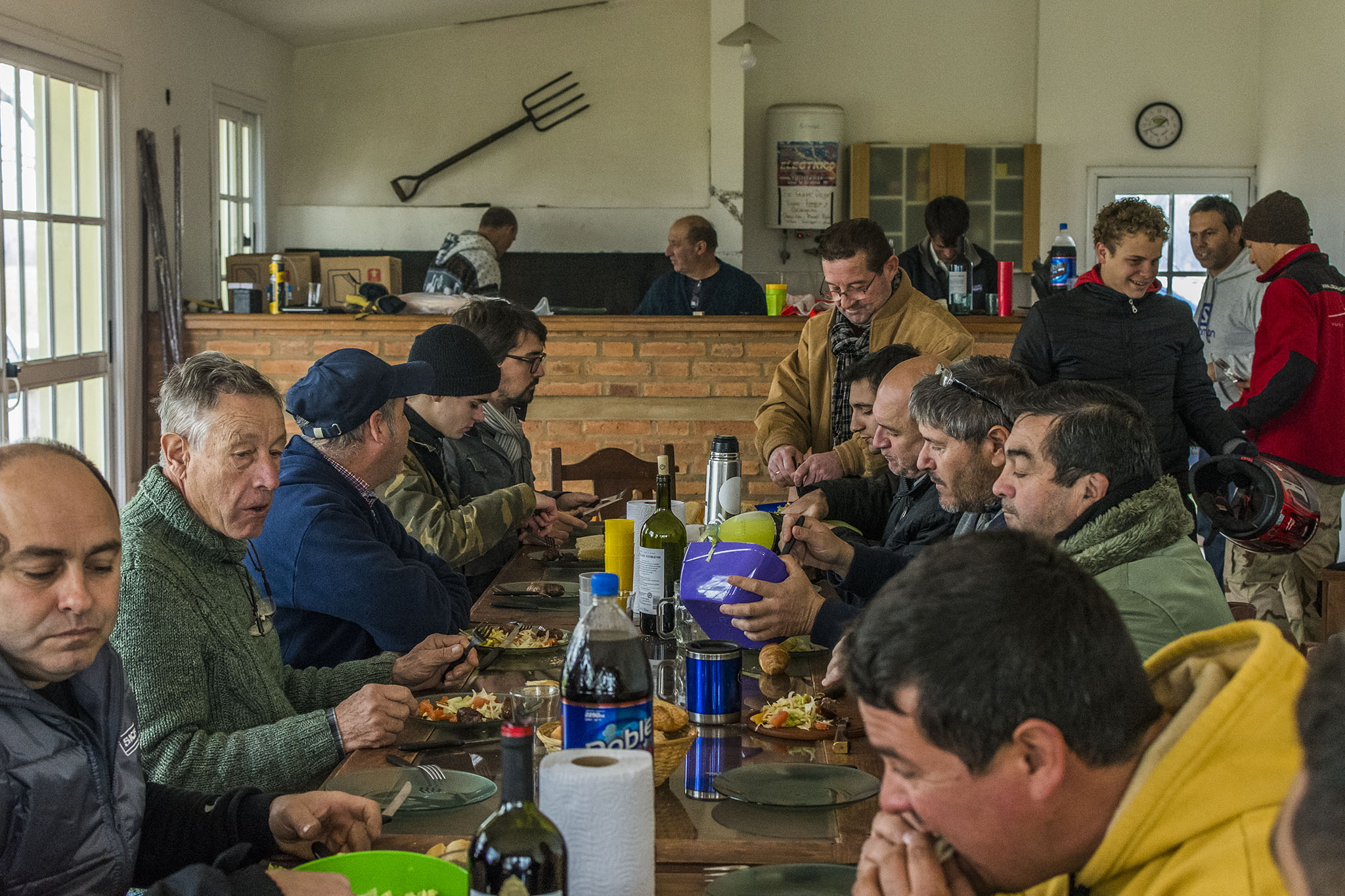 Entrega de plaqueta de agradecimiento al Aeroclub Oliva