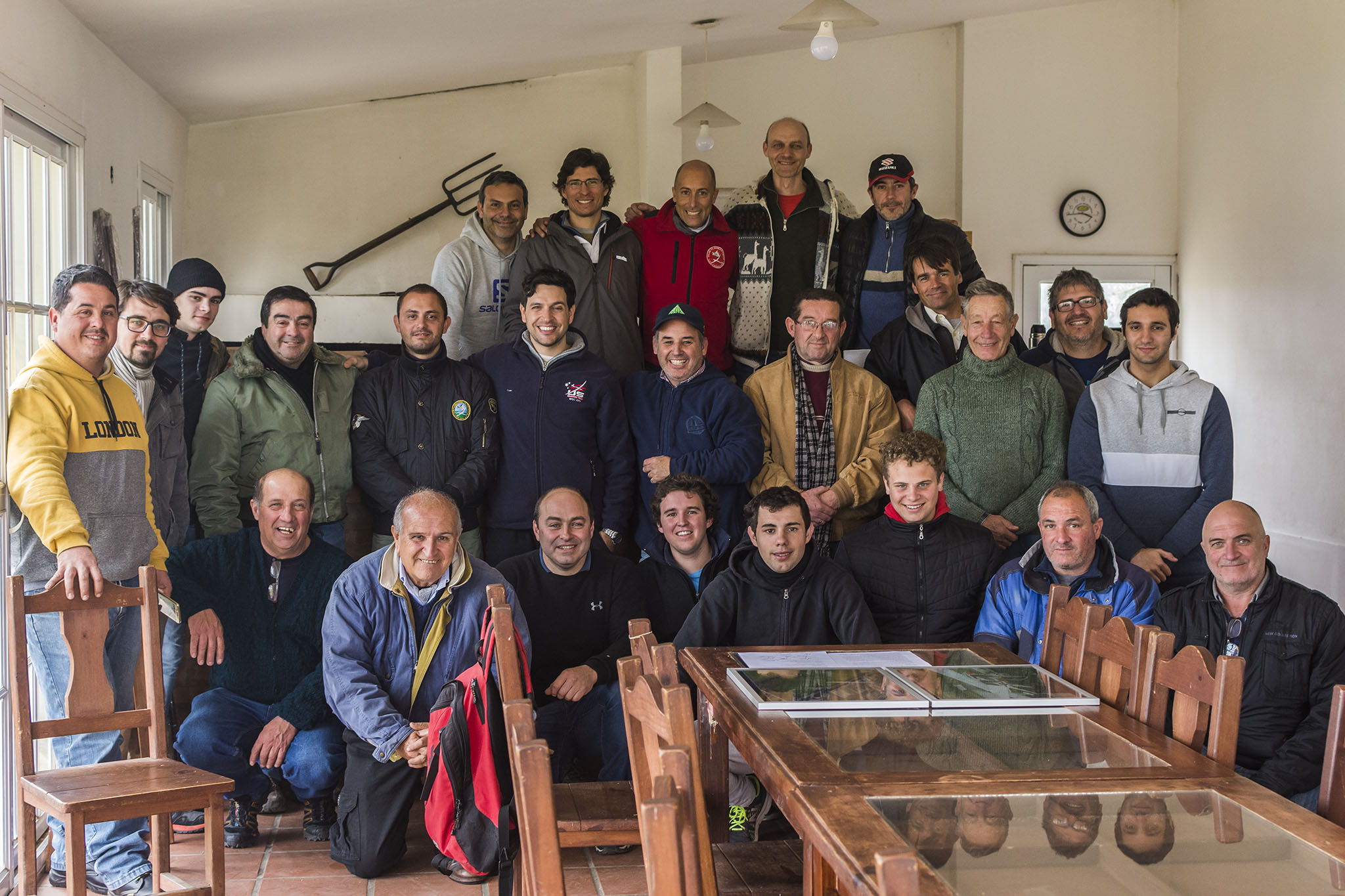 Foto grupal en el Aeroclub Oliva