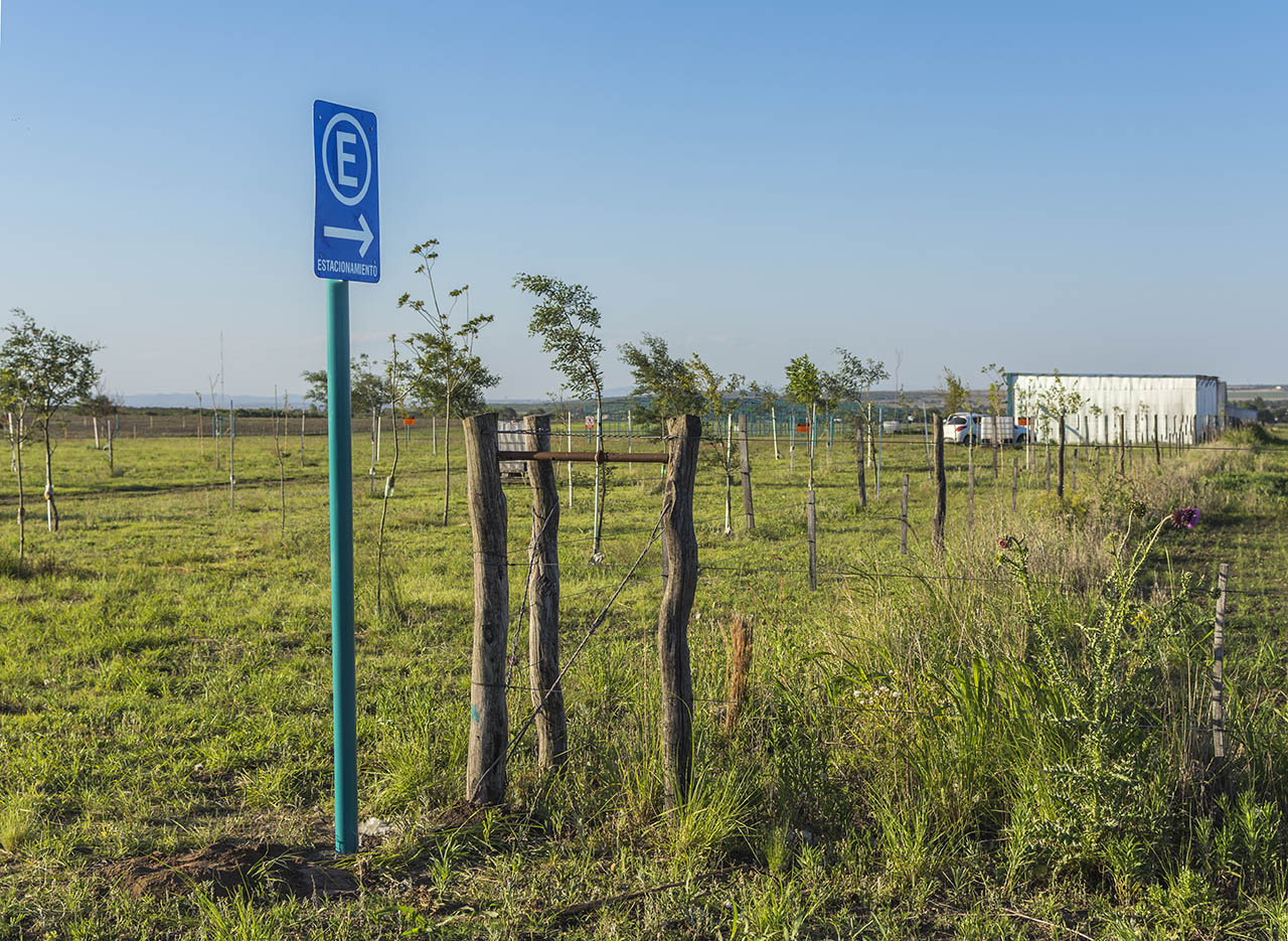 Carteles de seguridad y contención del público