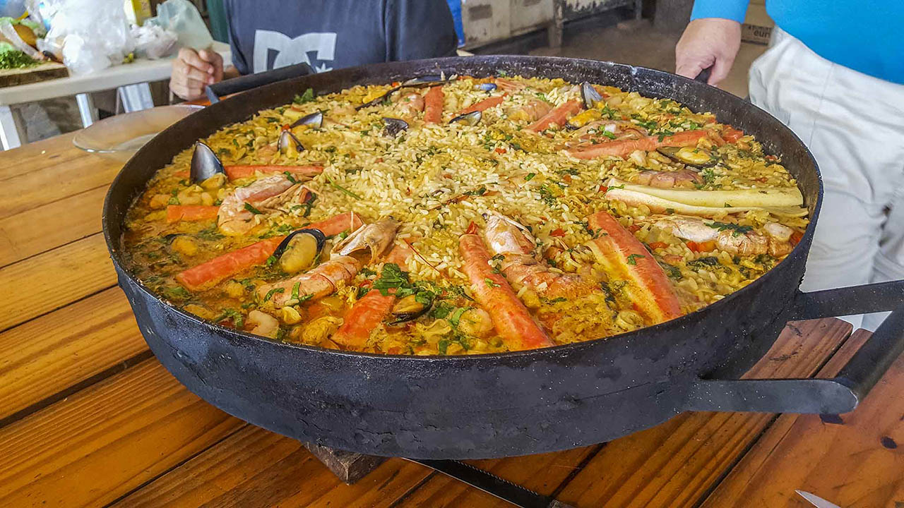 Paella preparada por Roberto Burgos