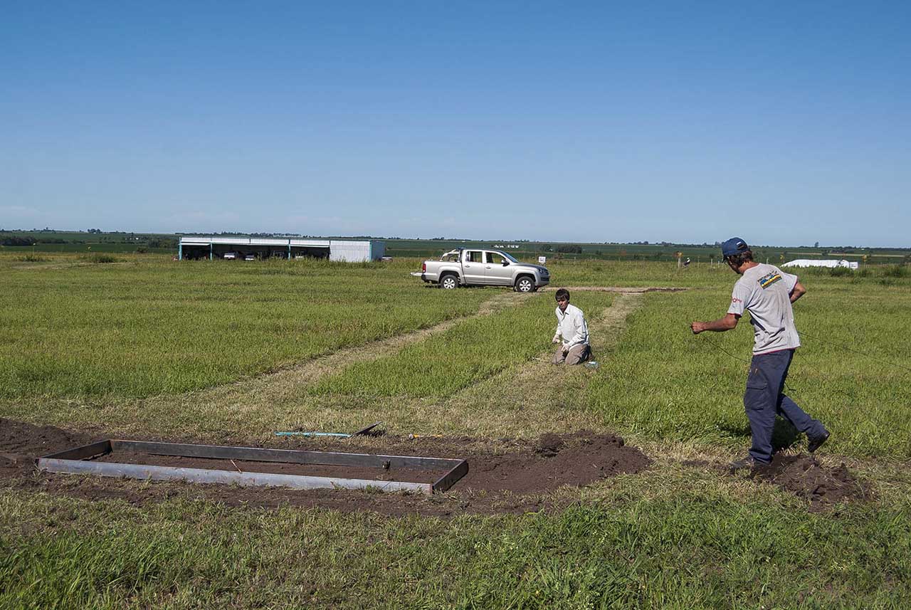 Preparando el terreno para las balizas de la pista
