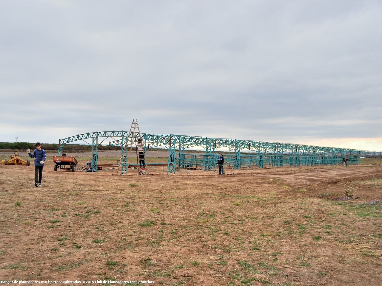 Estructura completa del hangar de planeadores
