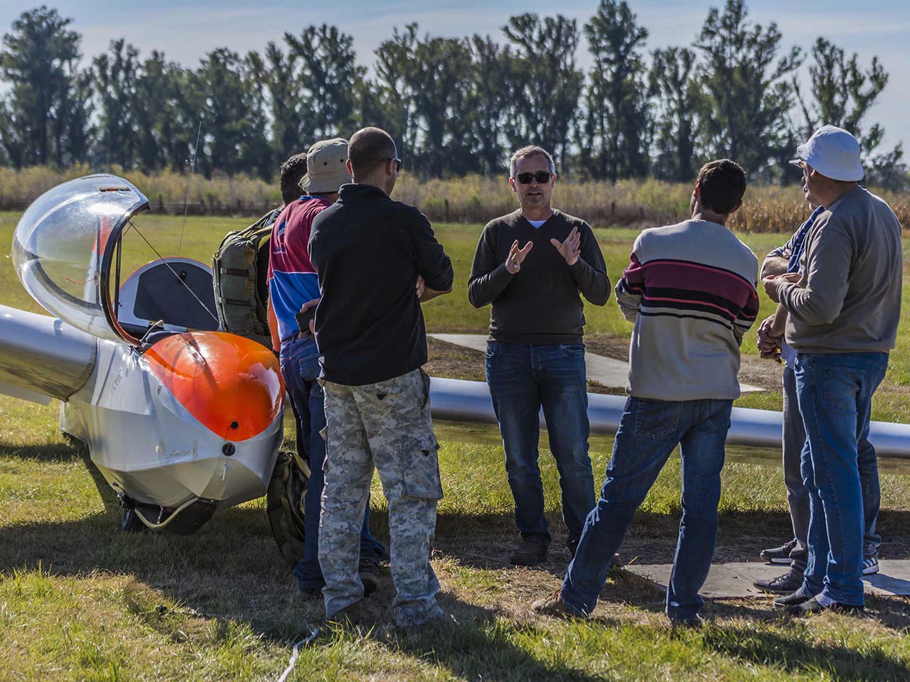 Examen de alumnos en el Aeroclub Oliva