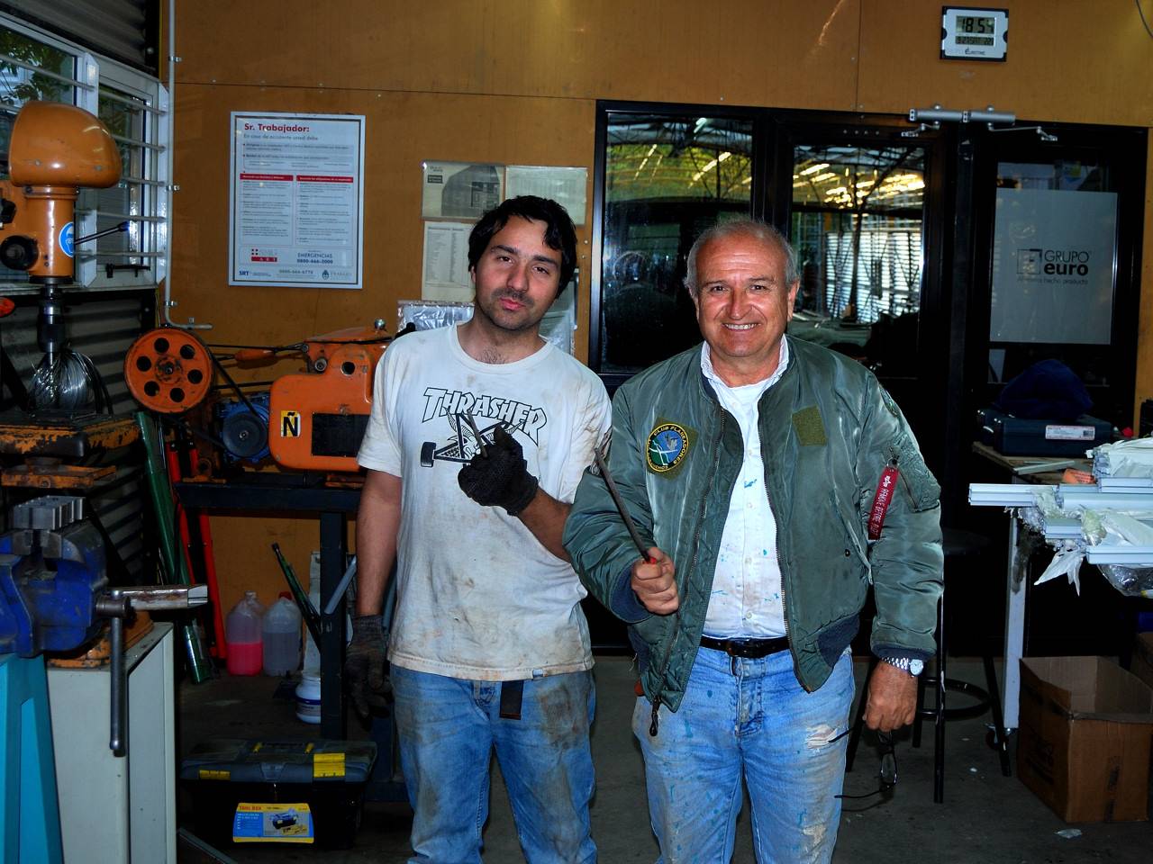 Fabricación de las puertas del nuevo hangar