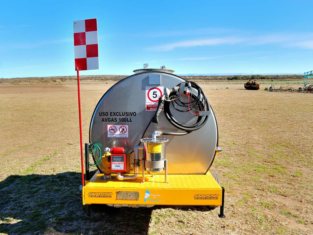 Cisterna de combustible entregada por ANAC