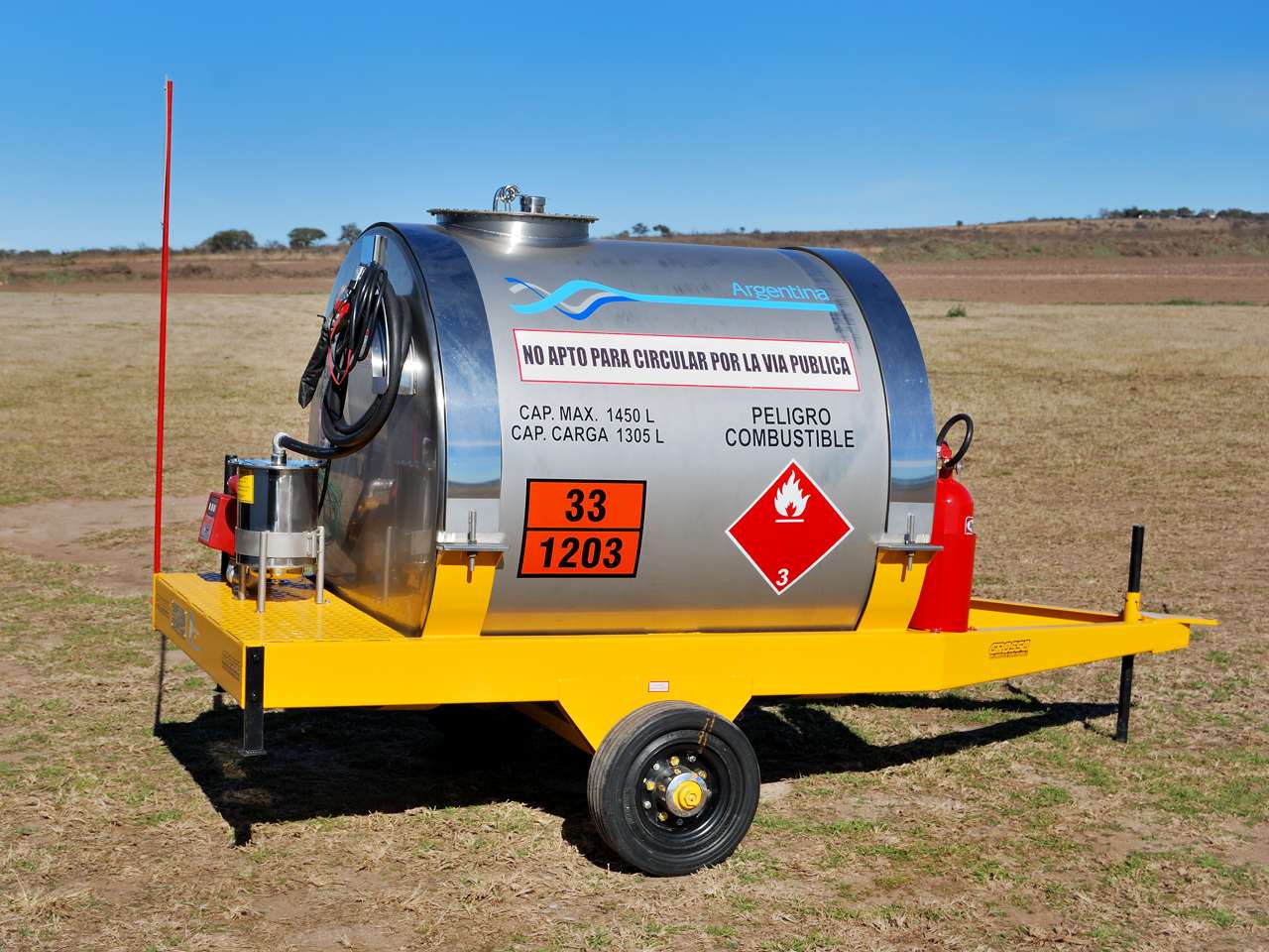 Cisterna de combustible entregada por ANAC