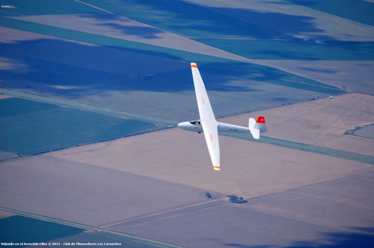 Actividad de vuelo en el Aeroclub Oliva diciembre 2015
